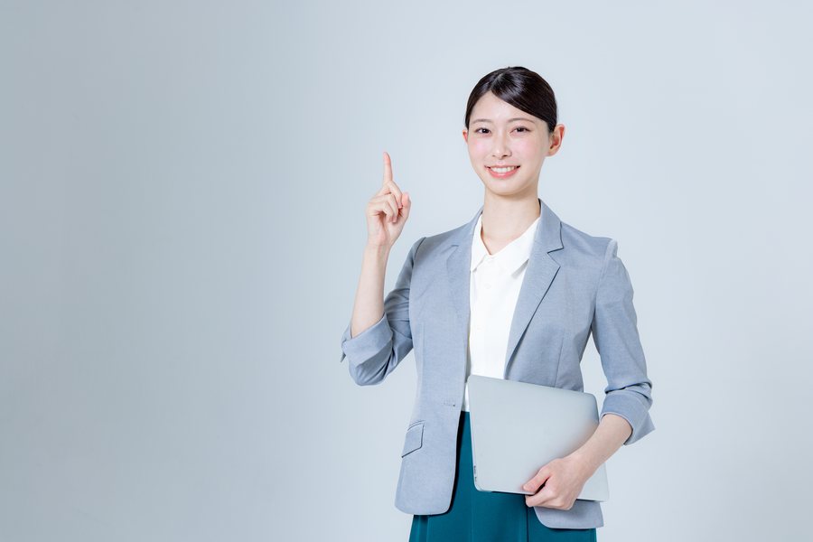 オンラインレッスンを行う中国人講師