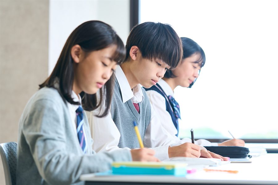 学习中文的孩子／中国語を学ぶ子ども
